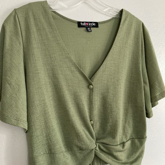 Green Crop Top - Picture 4 of 6